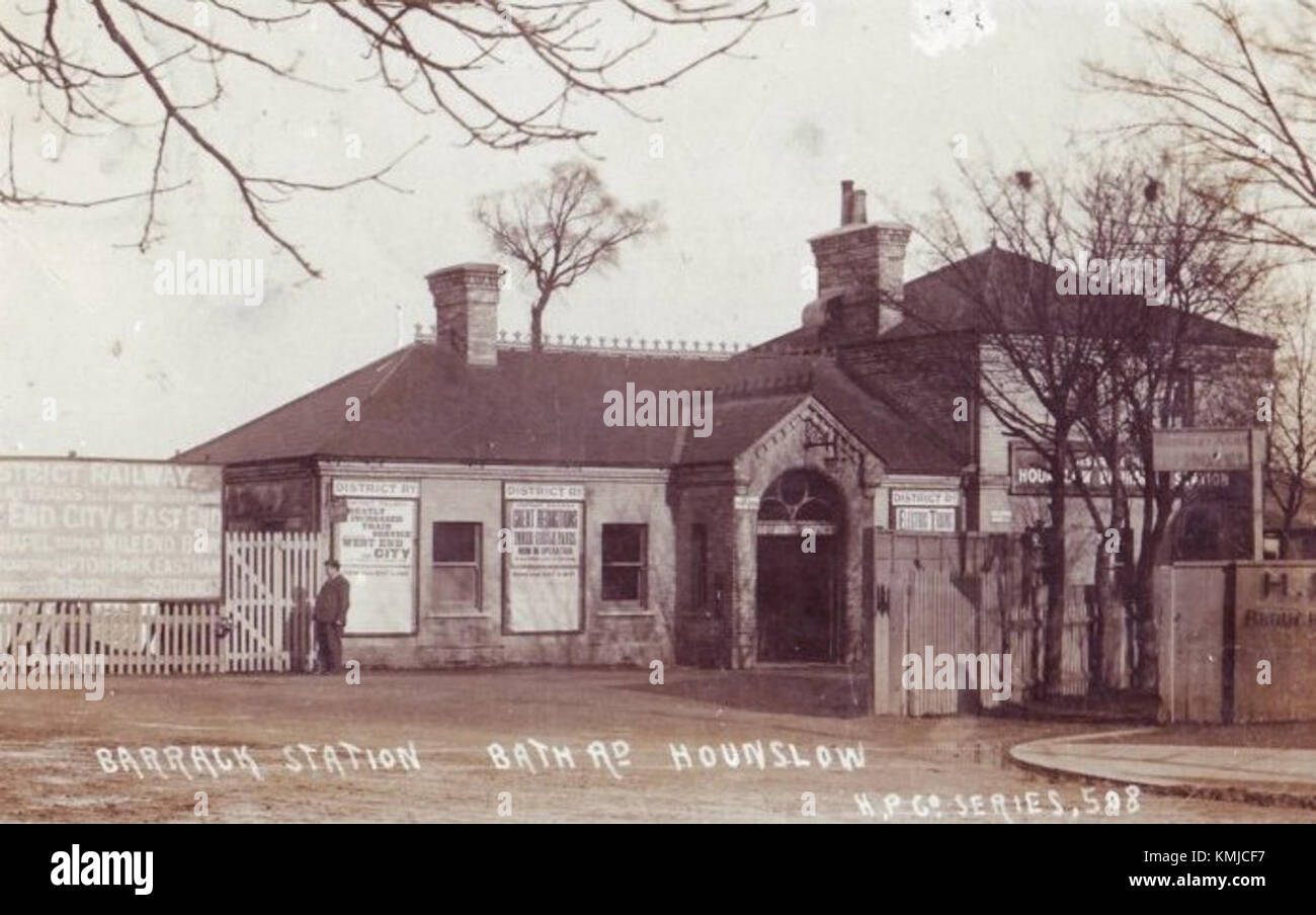 Hounslow West Station, situata a West London, è una stazione sulla diramazione di Heathrow della Piccadilly Line, che offre facile accesso al centro di Londra e all'aeroporto di Heathrow. Foto Stock