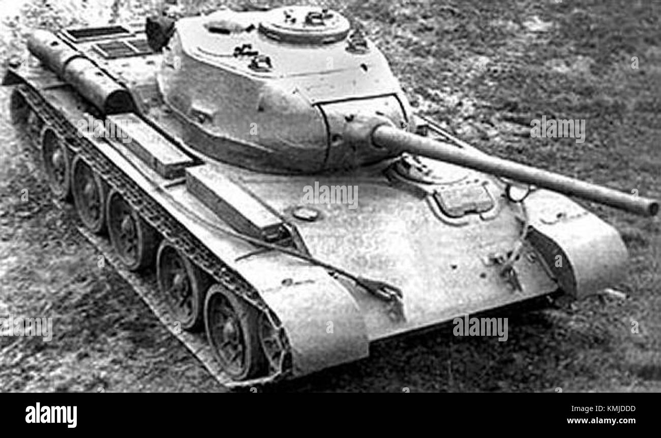 Il T-44-85 era un carro armato medio sovietico risalente al dopoguerra. Era una versione aggiornata del T-44 con un cannone più potente da 85 mm e una corazzatura migliorata. Foto Stock