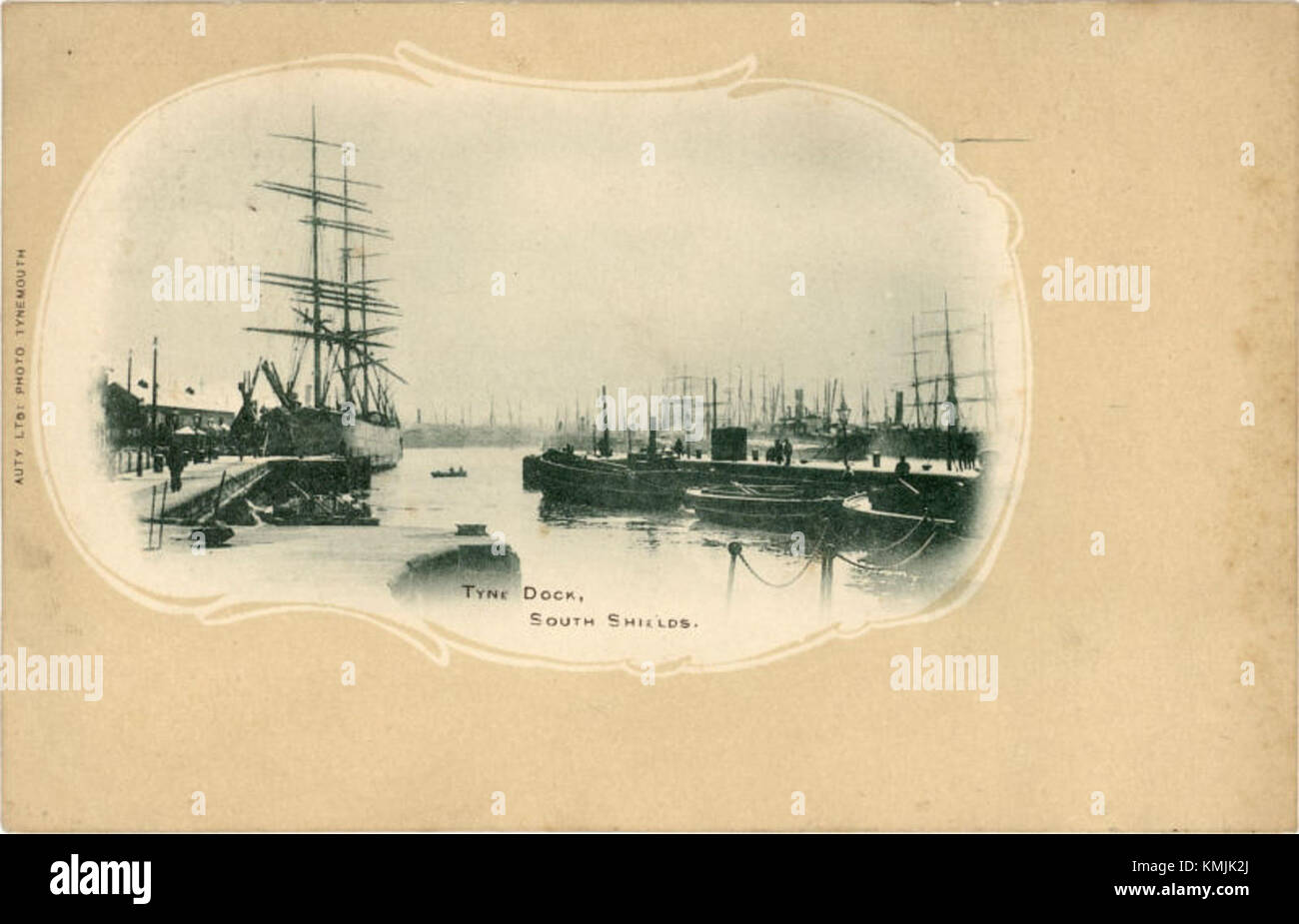 Il Tyne Dock nel 1902, situato nel Regno Unito, rappresenta una visione storica dell'attività industriale e marittima, mostrando il significato del bacino nel commercio e nei trasporti all'inizio del XX secolo. Foto Stock