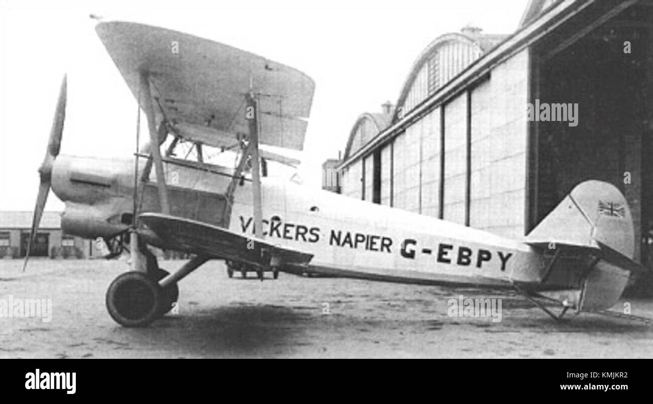 Il Vickers Vivid, un modello di aereo utilizzato in applicazioni militari e commerciali, è mostrato a terra in questa immagine. Rappresenta una parte significativa della storia dell'aviazione. Foto Stock