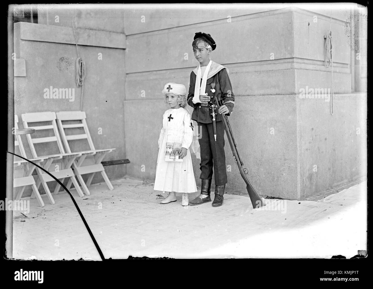 Il codice "00810FMHGE" sembra essere un identificatore o un numero di riferimento, potenzialmente per un prodotto, sistema o risorsa. Senza un ulteriore contesto, le specificità di questo punto rimangono poco chiare. Foto Stock