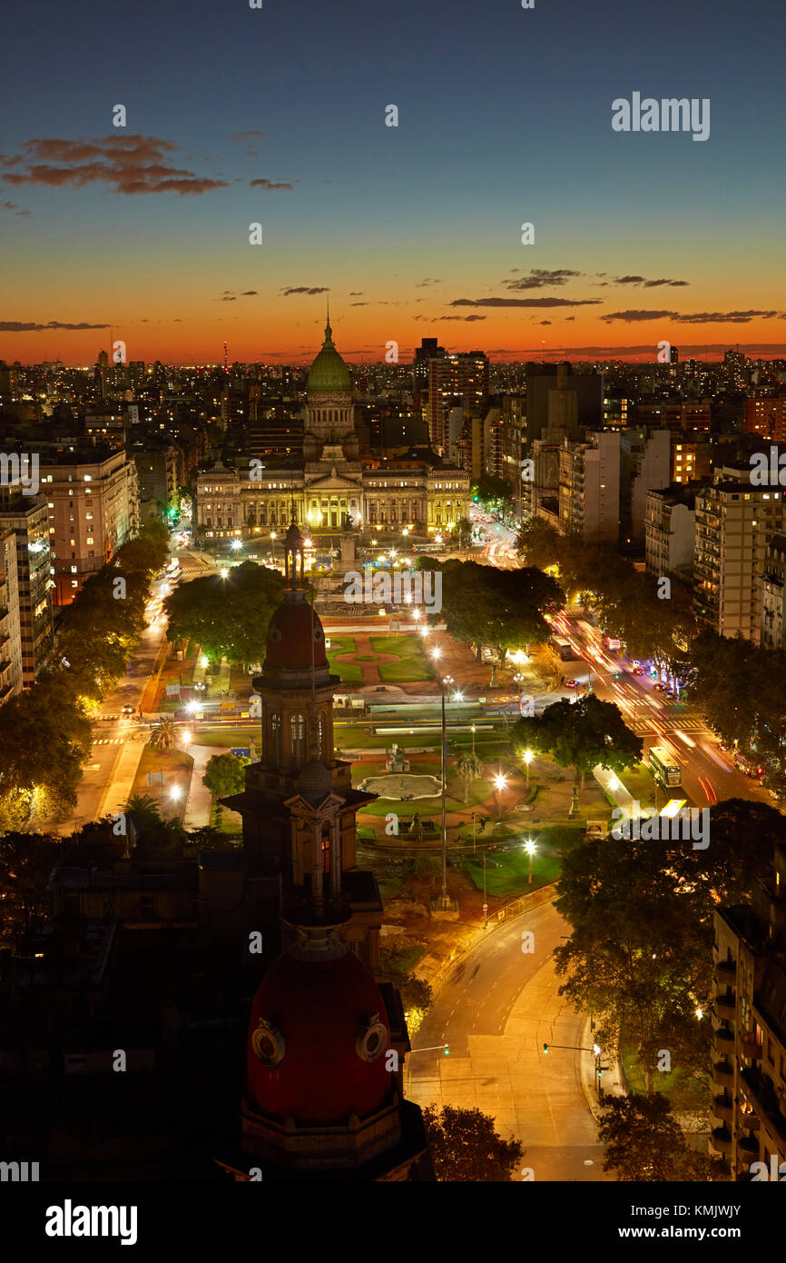 Tramonto su Plaza del Congreso e Palacio del congreso, dal Palacio barolo, buenos aires, Argentina, Sud America Foto Stock