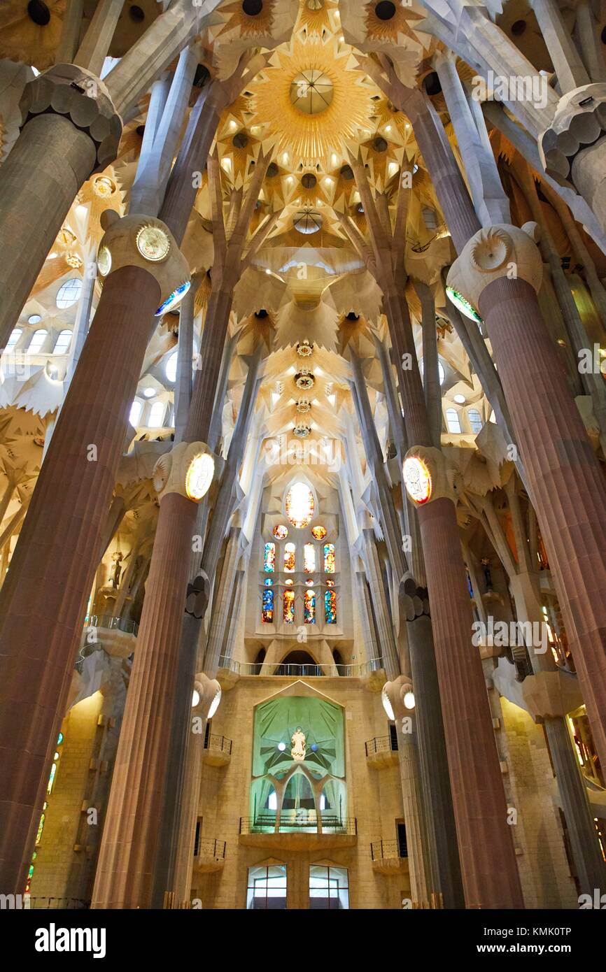 La chiesa della Sagrada Familia, dall'architetto Antoni Gaudi, quartiere Eixample, Barcellona, in Catalogna, Spagna Foto Stock