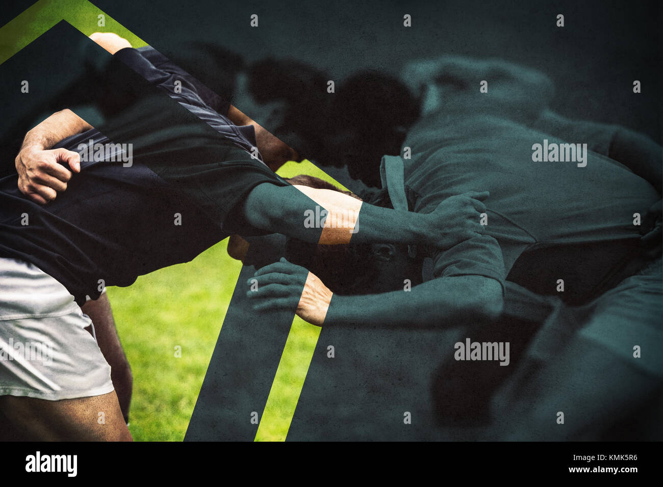 Giocatori di Rugby rendendo scrum presso il park Foto Stock