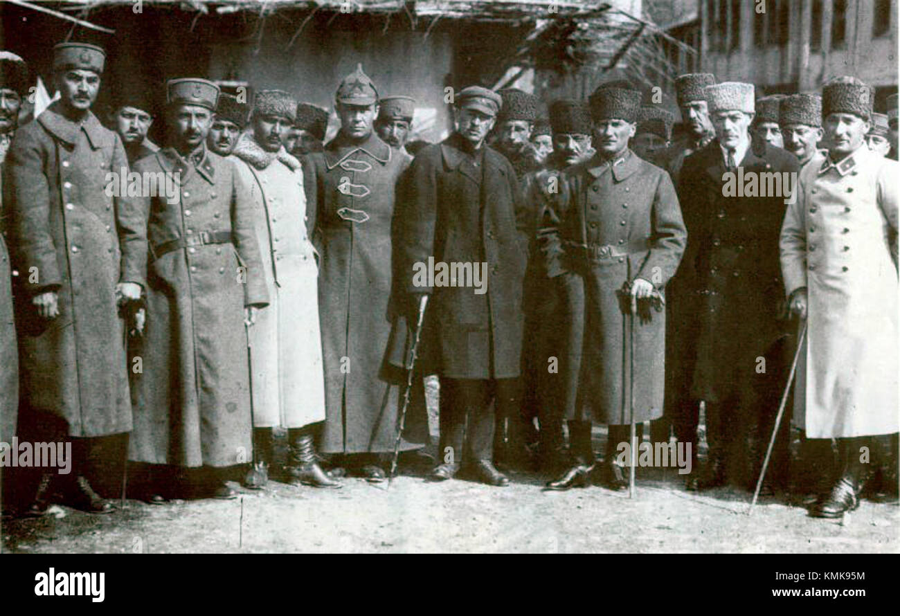 Il fronte occidentale del 31 marzo 1922 fu un periodo significativo durante la prima guerra mondiale, segnando la fine delle principali ostilità in Europa. Questa data fa parte del periodo post-armistizio, quando le nazioni europee stavano attraversando una ripresa e cambiamenti politici. Foto Stock