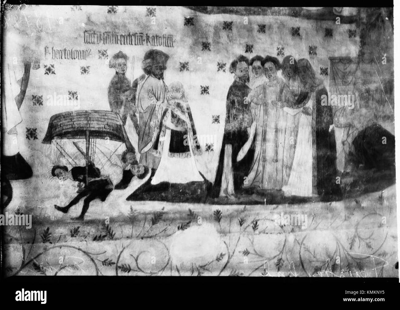 La chiesa di Tensta, situata nel quartiere Tensta di Stoccolma, in Svezia, è una chiesa moderna costruita nel XX secolo. È noto per il suo design funzionale e l'approccio incentrato sulla comunità, che funge da centro religioso e culturale nell'area locale. L'architettura del ChurchÂ unisce elementi modernisti a simboli religiosi tradizionali, riflettendo la variegata comunità del quartiere. Foto Stock