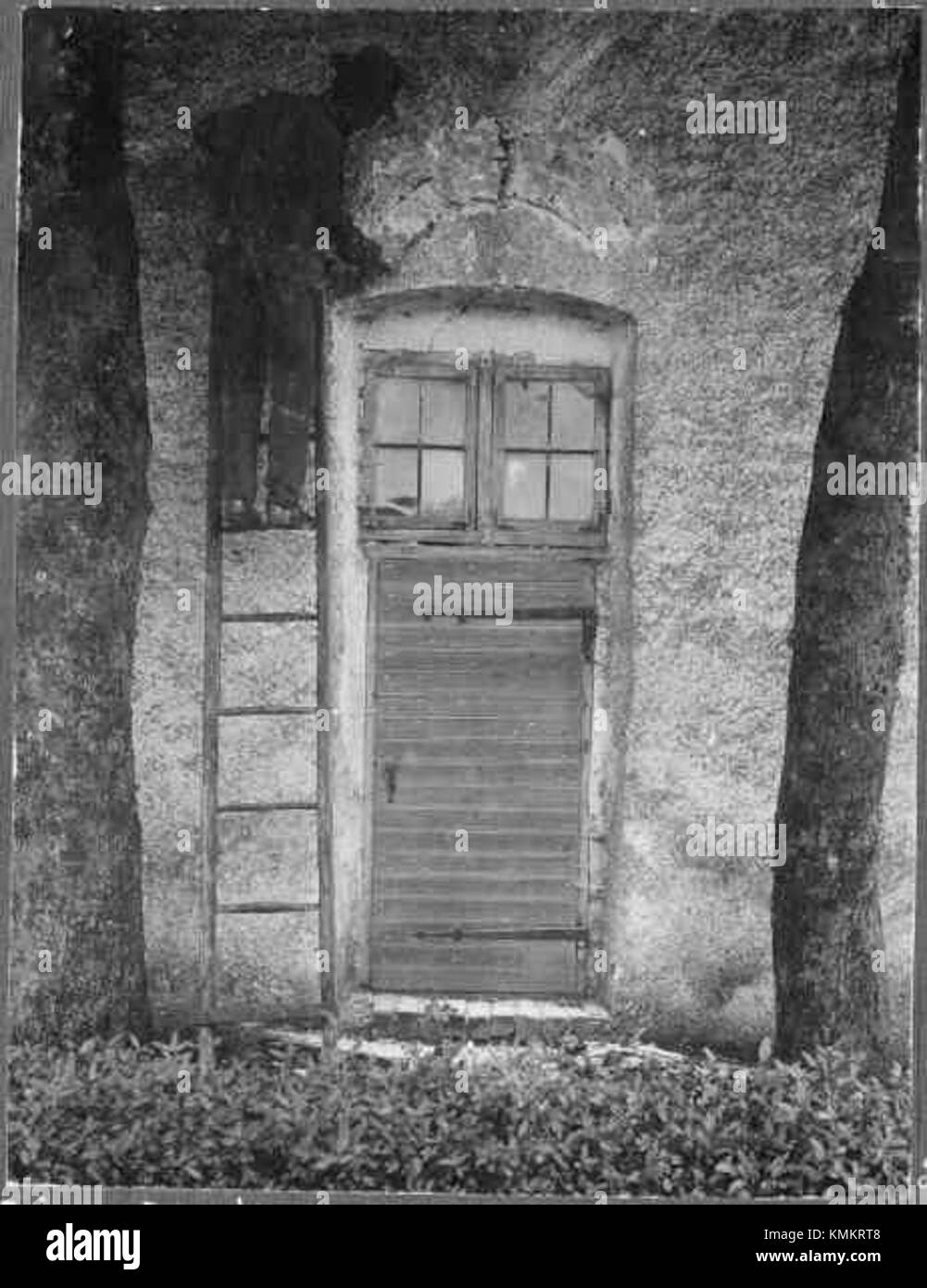 Fotografia di Stora Hammars gamla kyrka (Vecchia Chiesa di Stora Hammar) in Svezia, elencata nel registro del patrimonio nazionale svedese, che raffigura il suo valore architettonico e storico. Foto Stock