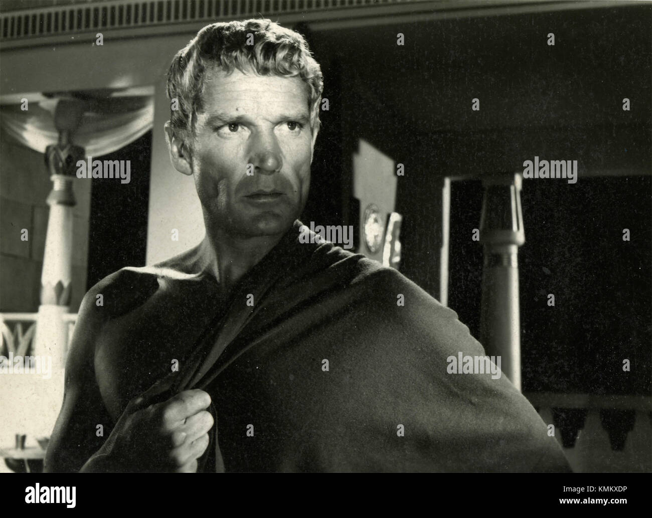 Attore francese Georges Marchal nel film legioni di Nilo, 1959 Foto Stock