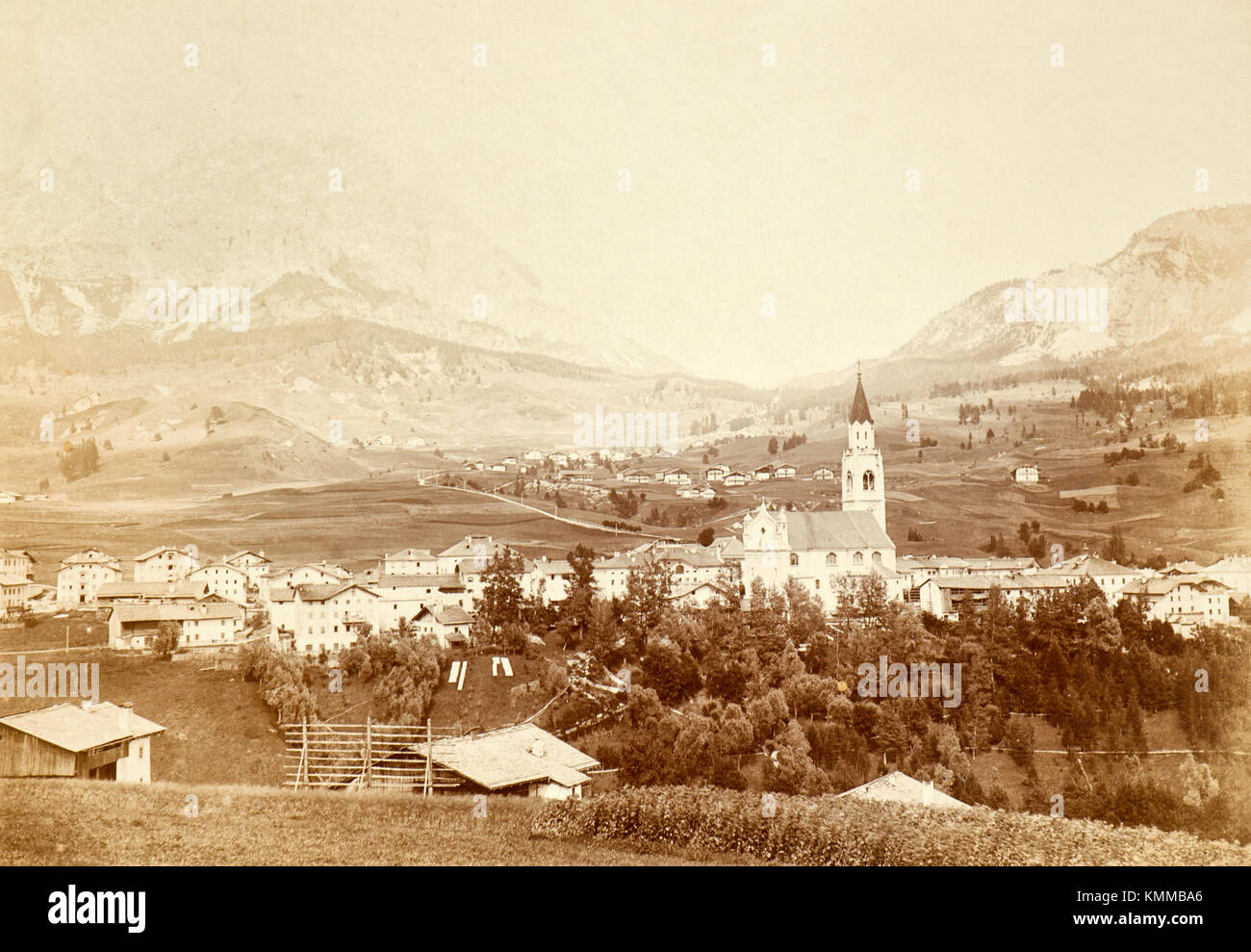 Una vista di Cortina d'Ampezzo durante la prima metà degli anni venti (Italia) Foto Stock