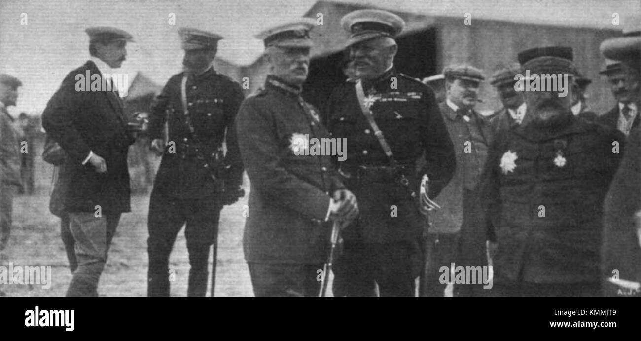 I generali britannici Sir John French, Grierson e Henderson con il ministro francese della guerra, il generale le Brun Foto Stock