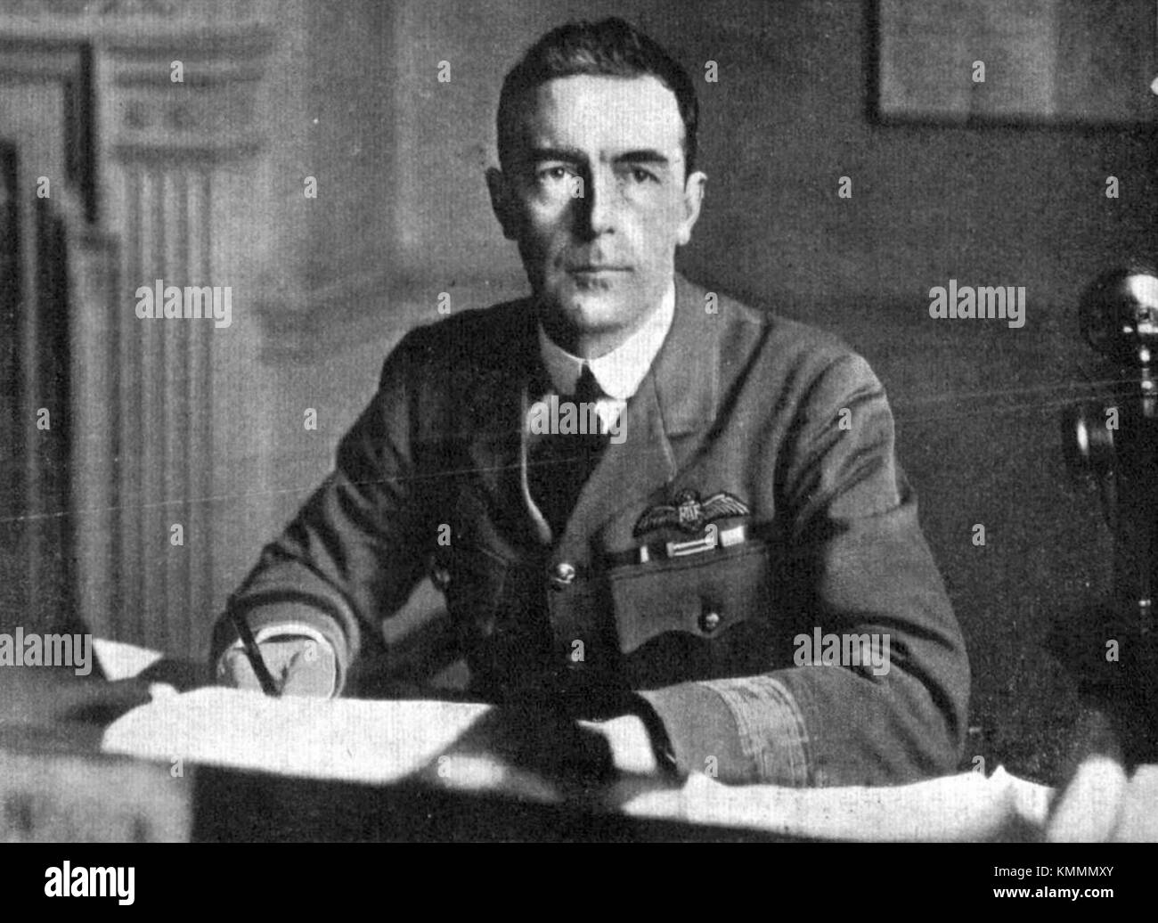 Il generale di brigata R.M. Groves era un ufficiale militare di alto rango nell'esercito degli Stati Uniti. Ha svolto un ruolo di primo piano nelle operazioni militari durante la sua carriera ed era noto per la sua leadership e le sue decisioni strategiche. Foto Stock