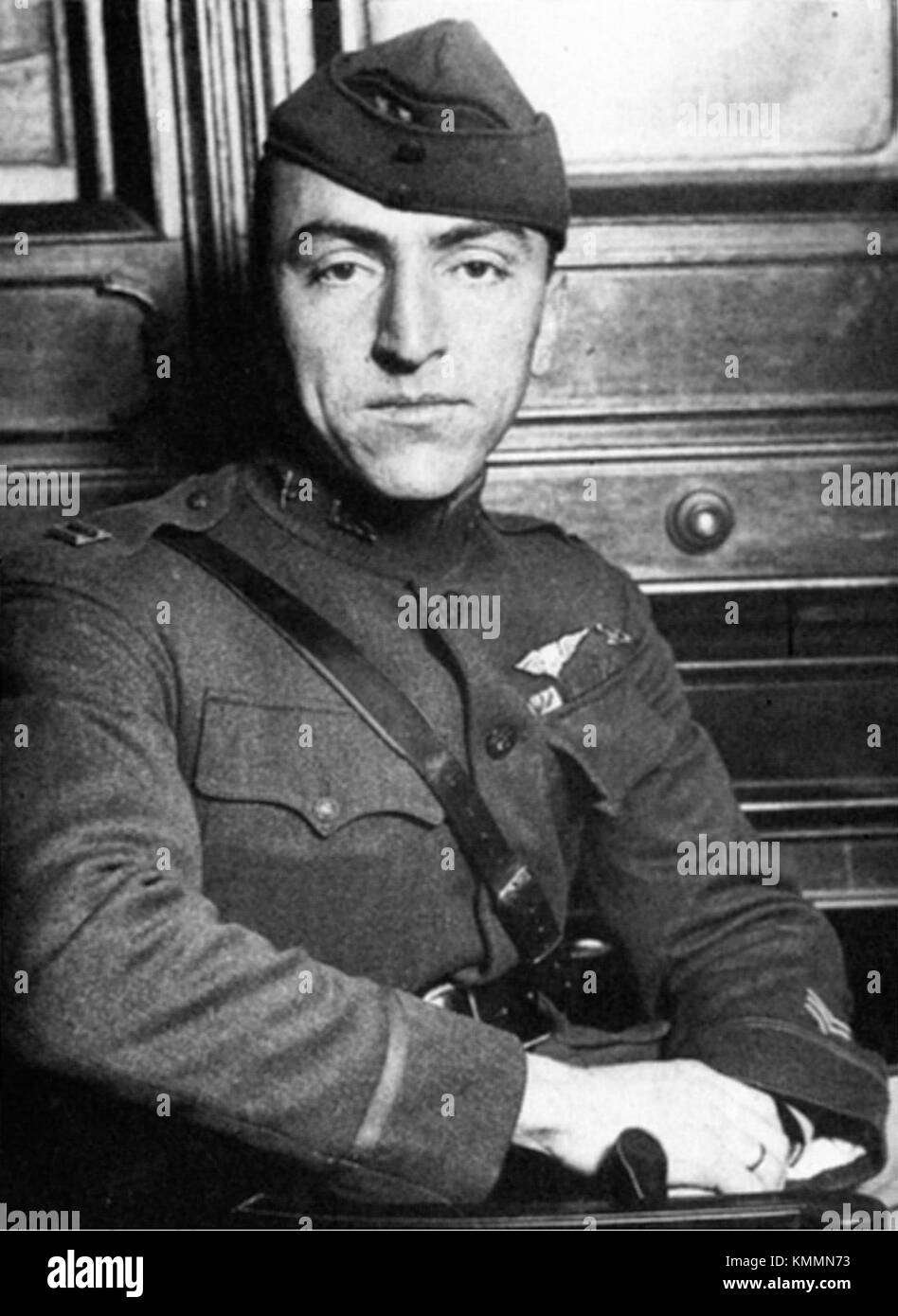 Eddie Rickenbacker era un pilota di caccia americano durante la prima guerra mondiale, noto per il suo coraggio e le sue vittorie aeree. Divenne un eroe nazionale e in seguito servì come uomo d'affari e dirigente di compagnia aerea. Foto Stock