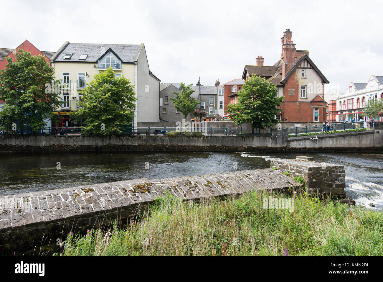 SLIGO, Irlanda - 14 Luglio 2017: città di Sligo, anche chiamato gateway settentrionale dell'Irlanda, sul fiume Garavogue. Foto Stock