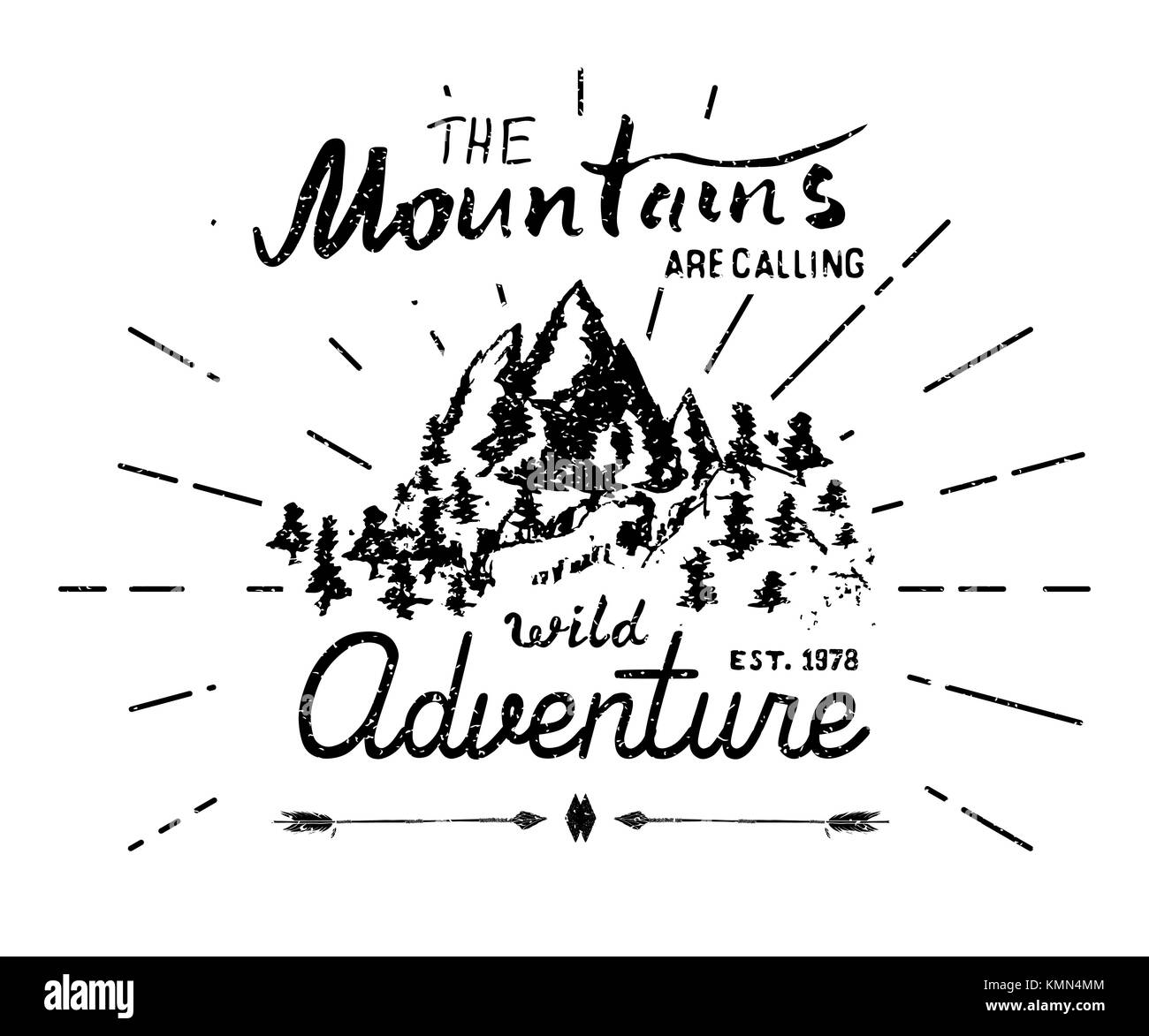 Montagne handdrawn schizzo emblema. outdoor campeggio e escursionismo attività, sport estremi, outdoor adventure simbolo, illustrazione vettoriale su grunge backgr Illustrazione Vettoriale