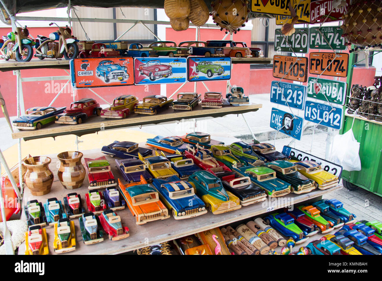 Pressione di stallo di souvenir a Cienfuegos, Cuba Foto Stock