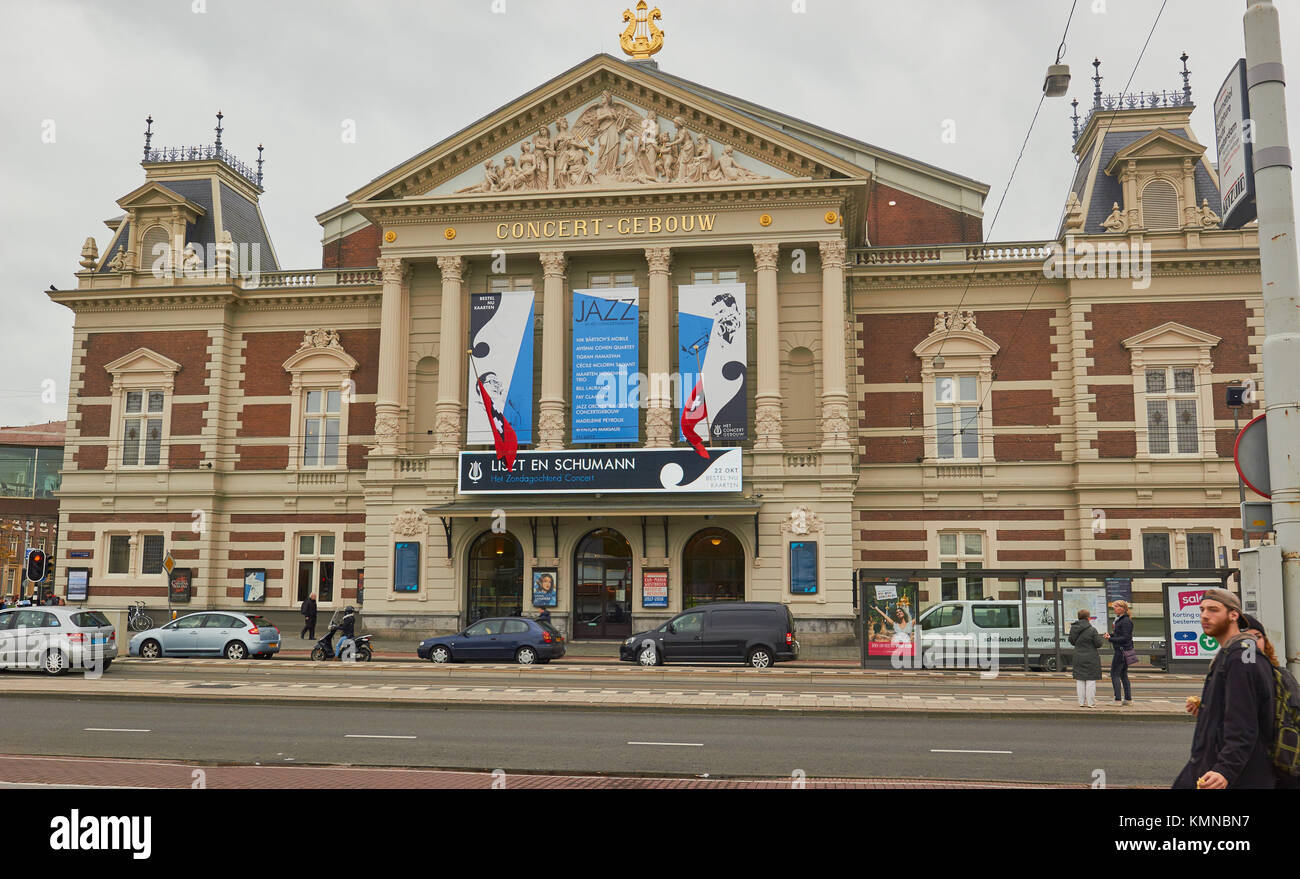 Royal neoclassico Concert-Gebouw (concert hall) da Adolf Leonard van Gendt (1888), Museumplein (Museum Square), Amsterdam, Olanda. Foto Stock