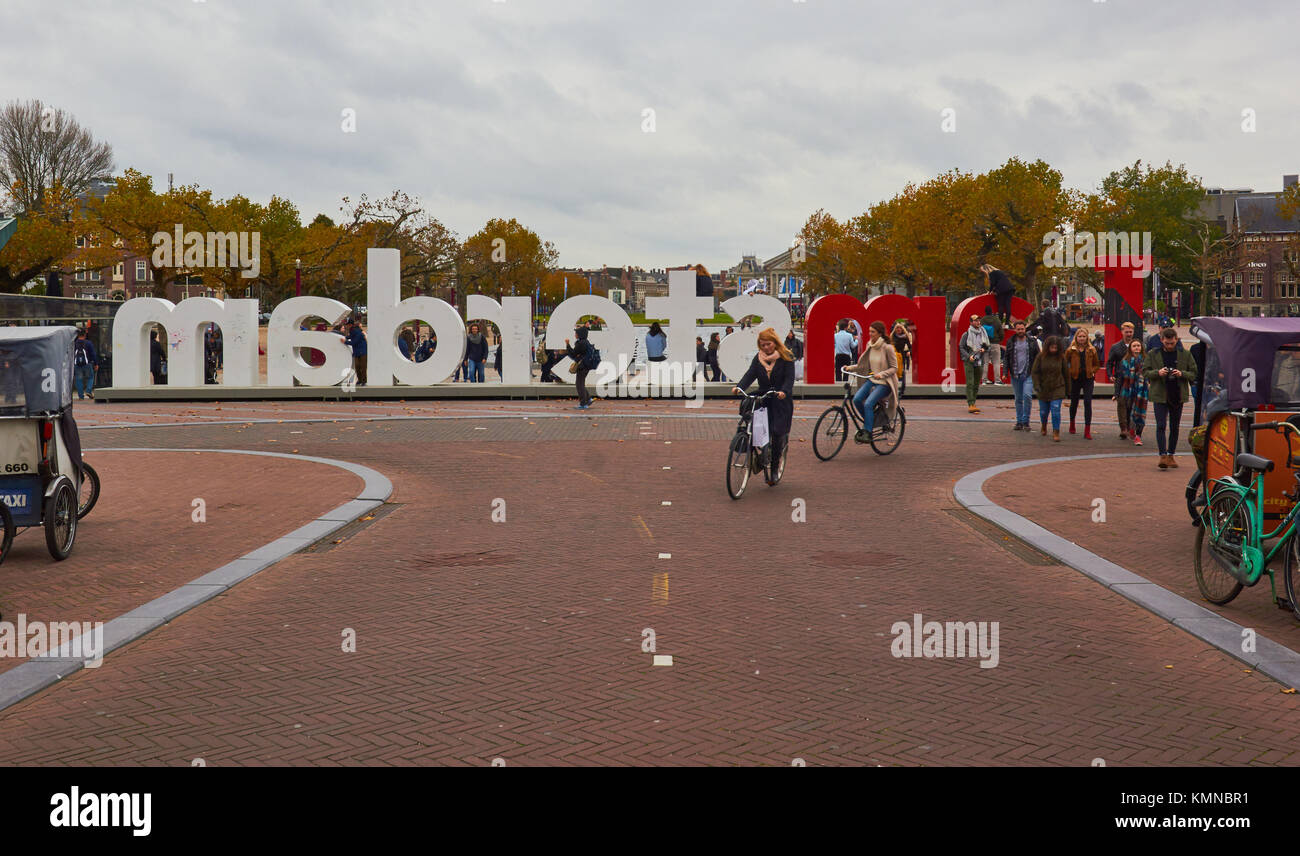 Ho Amsterdam giant letters slogan di marketing, Museumplein (Museum Square), Amsterdam, Olanda Foto Stock