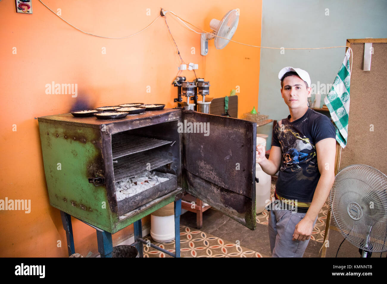 Piccolo locale pizzeria a Cienfuegos, Cuba Foto Stock