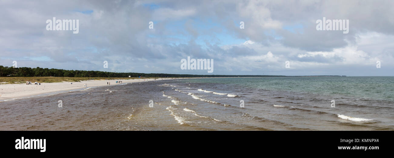 Nuvole sopra il Mar Baltico, Prerow, Fischland-Darß-Zingst, Meclemburgo-Pomerania Occidentale, Germania, Europa Foto Stock