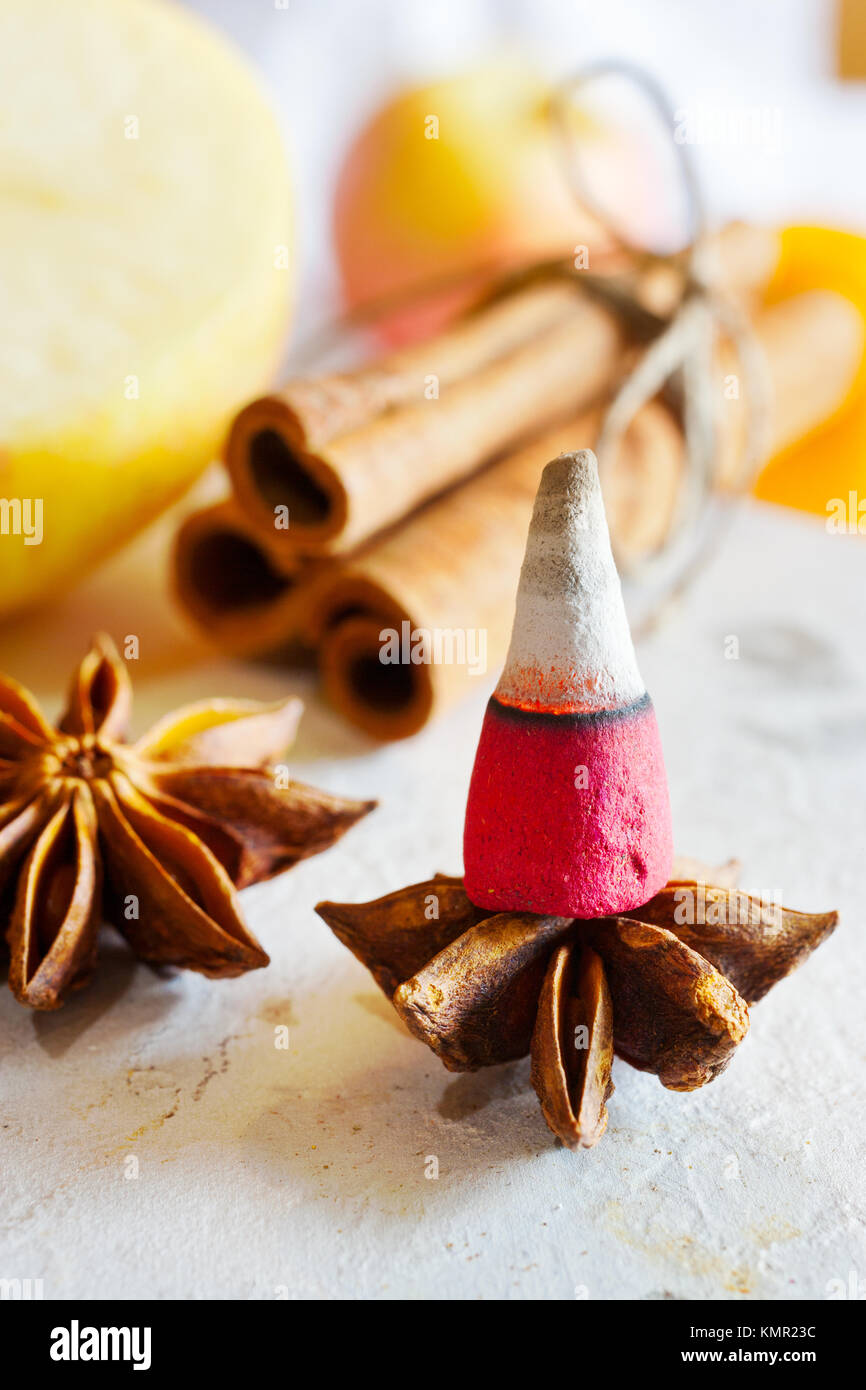 Tradiční české vánoce - vánoční františek / ceca tradizionale Natale - fumatori coni di incenso Foto Stock