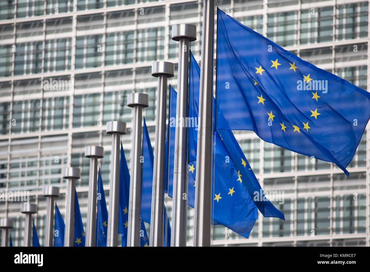 Commissione europea bandiera UE a Bruxelles Foto Stock