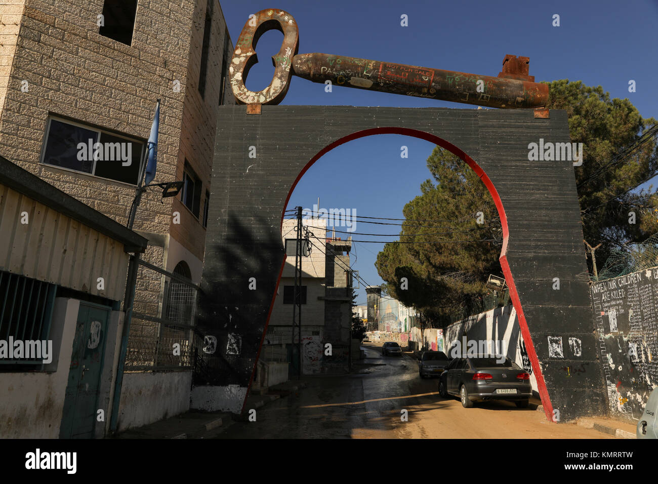 Tasto memoriale all'entrata Aida Refugee Camp di Betlemme, Palestina,West Bank, Medio Oriente. Foto Stock