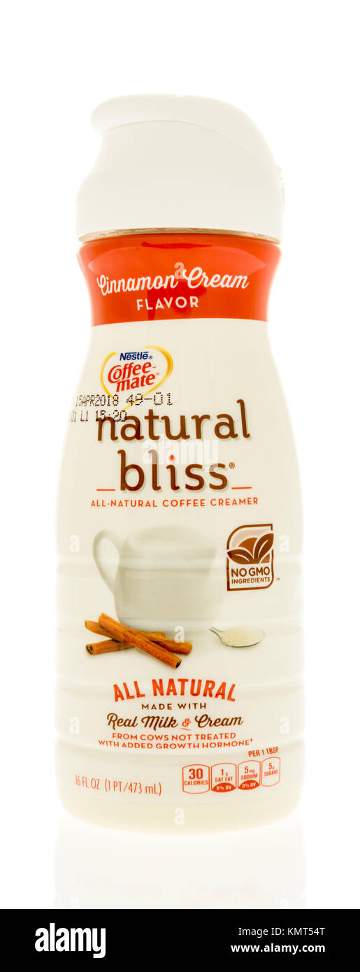 Winneconne, WI - 1 Dicembre 2017: una bottiglia di caffè Mate beatitudine naturale creamer per caffè nel gusto di cannella su un isolato su un background. Foto Stock