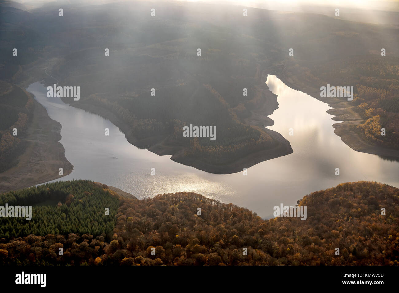 Wehebach dam si trova tra Hürtgenwald nel distretto di Düren e Stolberg nella zona di Aquisgrana, Steinschüttdamm, la fornitura di acqua potabile, acqua Foto Stock