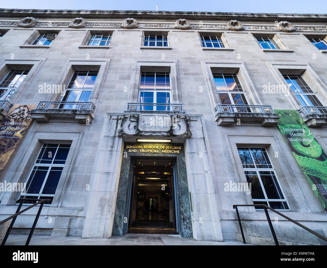 Scuola Londinese di Igiene e Medicina Tropicale, Bloomsbury, Londra. Il palazzo in stile Liberty aperto nel 1929, architetti Morley Horder e Verner Rees Foto Stock