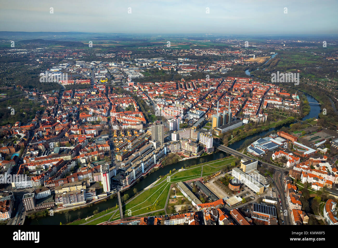 District Linden-Nord, perimetro block development, fiumi Leine e Ihme, tetti in tegole rosse, san Benno Chiesa, Hannover, capitale dello stato, Bassa Sassonia, germe Foto Stock