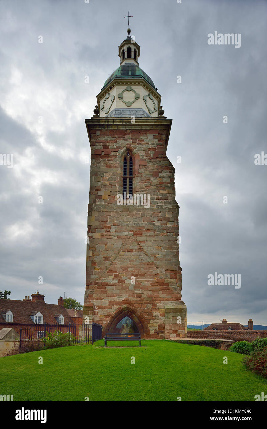 La vecchia chiesa di San Pietro e di san Paolo con Pepperpot campanile, Upton su Severn, Worcestershire Foto Stock