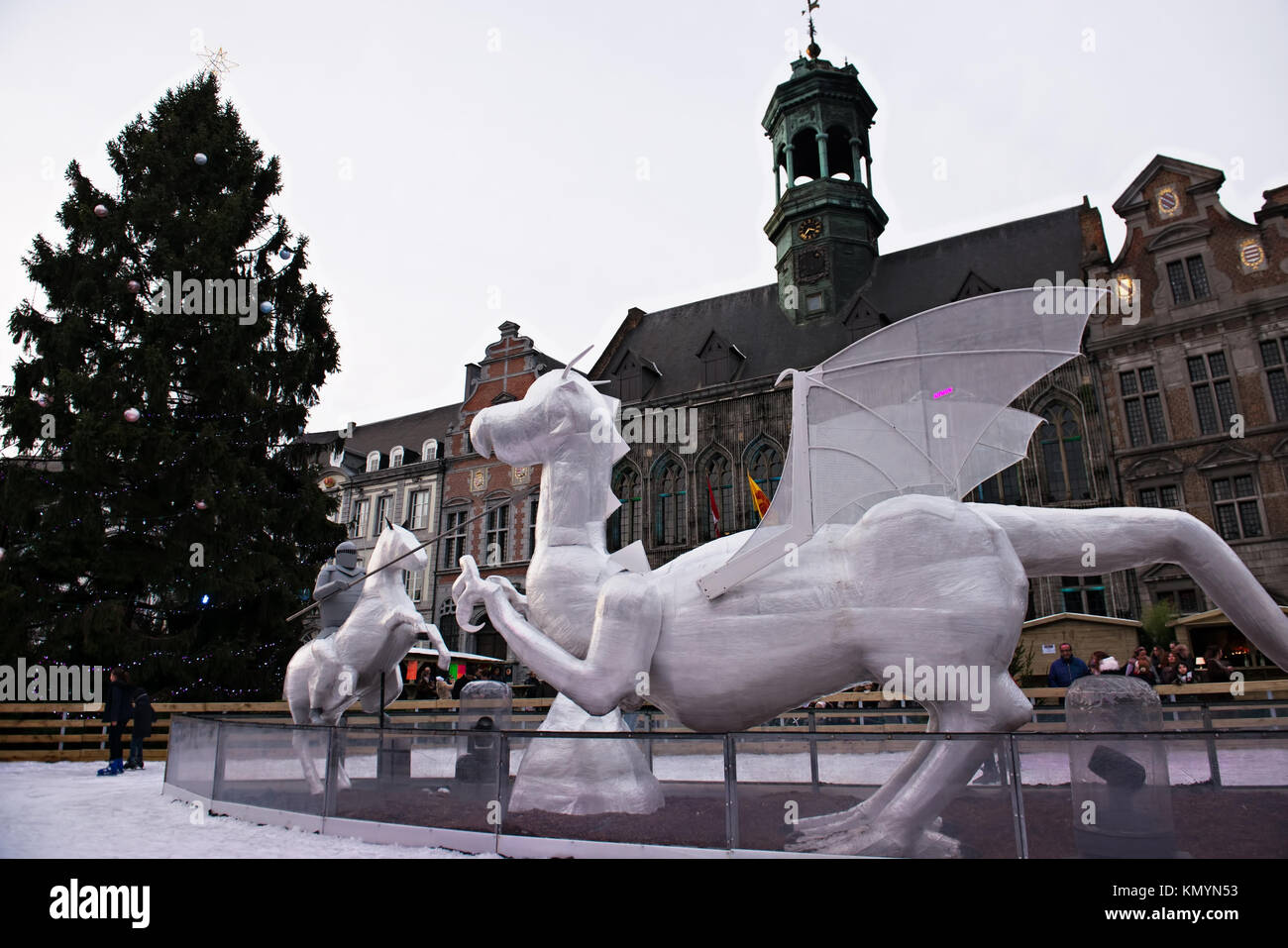 Mercatino di Natale di nome il cuore nella neve, è aperto il Sabato, Dicembre 9, 2017 a Mons in Belgio Foto Stock