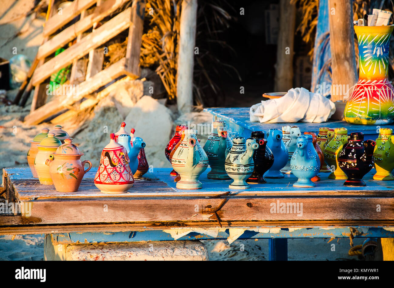 Tradizionale ceramiche di Tunisi, Djerba, 07 Nov 2014 Foto Stock