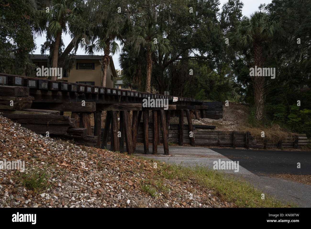 Vecchia ferrovia traliccio situato nel supporto dora, Florida USA Foto Stock