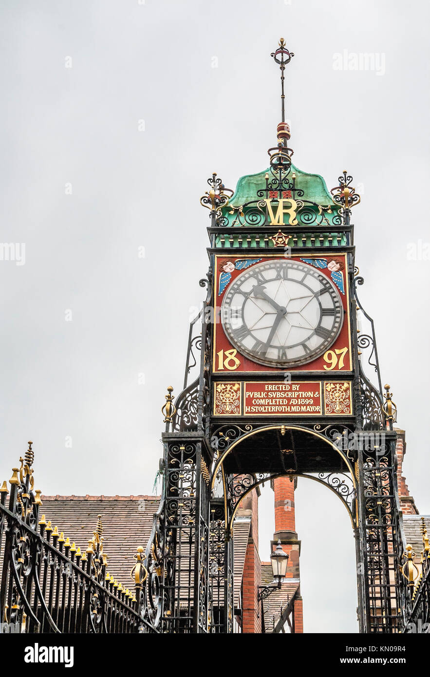 L'orologio Eastgate nel centro storico della città di Chester, Cheshire, Inghilterra nord-occidentale Foto Stock