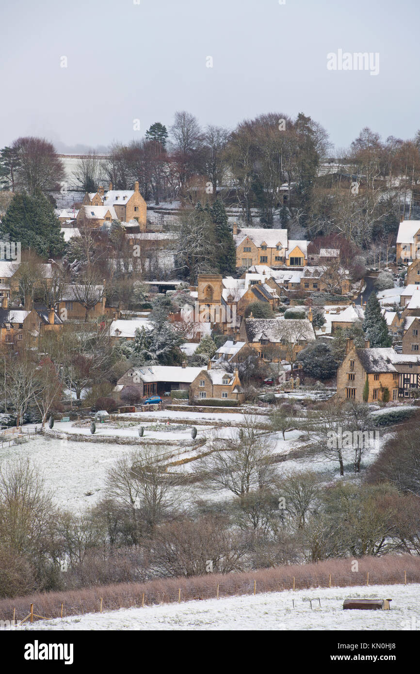 Snowshill il Villaggio sotto la neve in dicembre. Snowshill, Cotswolds, Gloucestershire, Inghilterra Foto Stock
