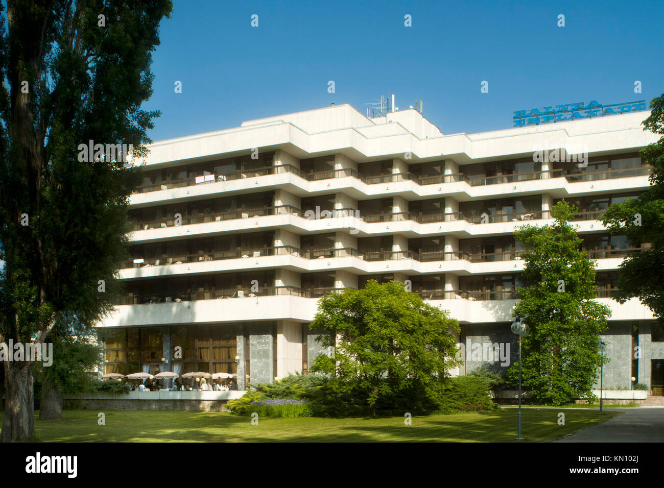Slowakei, Piestany: Kurhotels Balnea Esplanade Palace im Kurpark. Foto Stock