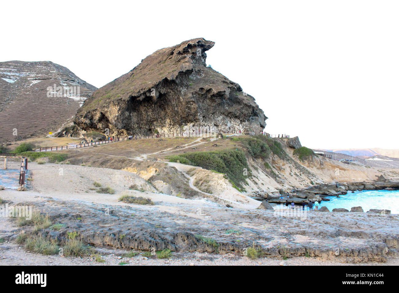 Oman spiaggia. Bellezze naturali lato mare e paesaggio.acqua, grotta, sabbia e spiaggia rocciosa naturale lo sfondo del mare e spiaggia sfondi. Foto Stock