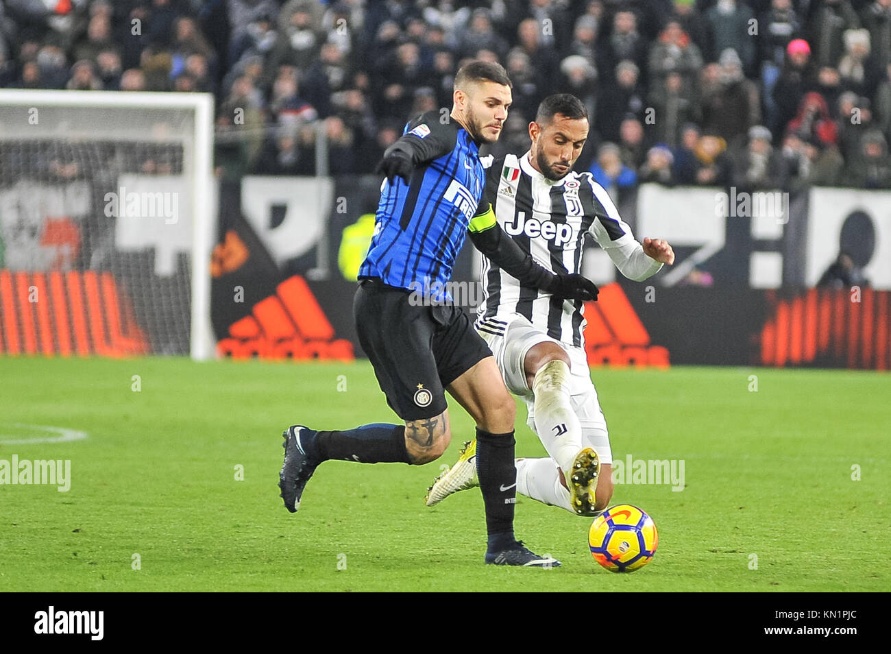 Mauro Icardi (FC Internazionale) durante la serie di una partita di calcio tra Juventus FC ed FC Internazionale Milano presso lo stadio Allianz il 9 dicembre, 2017 a Torino, Italia. Credito: FABIO PETROSINO/Alamy Live News Foto Stock