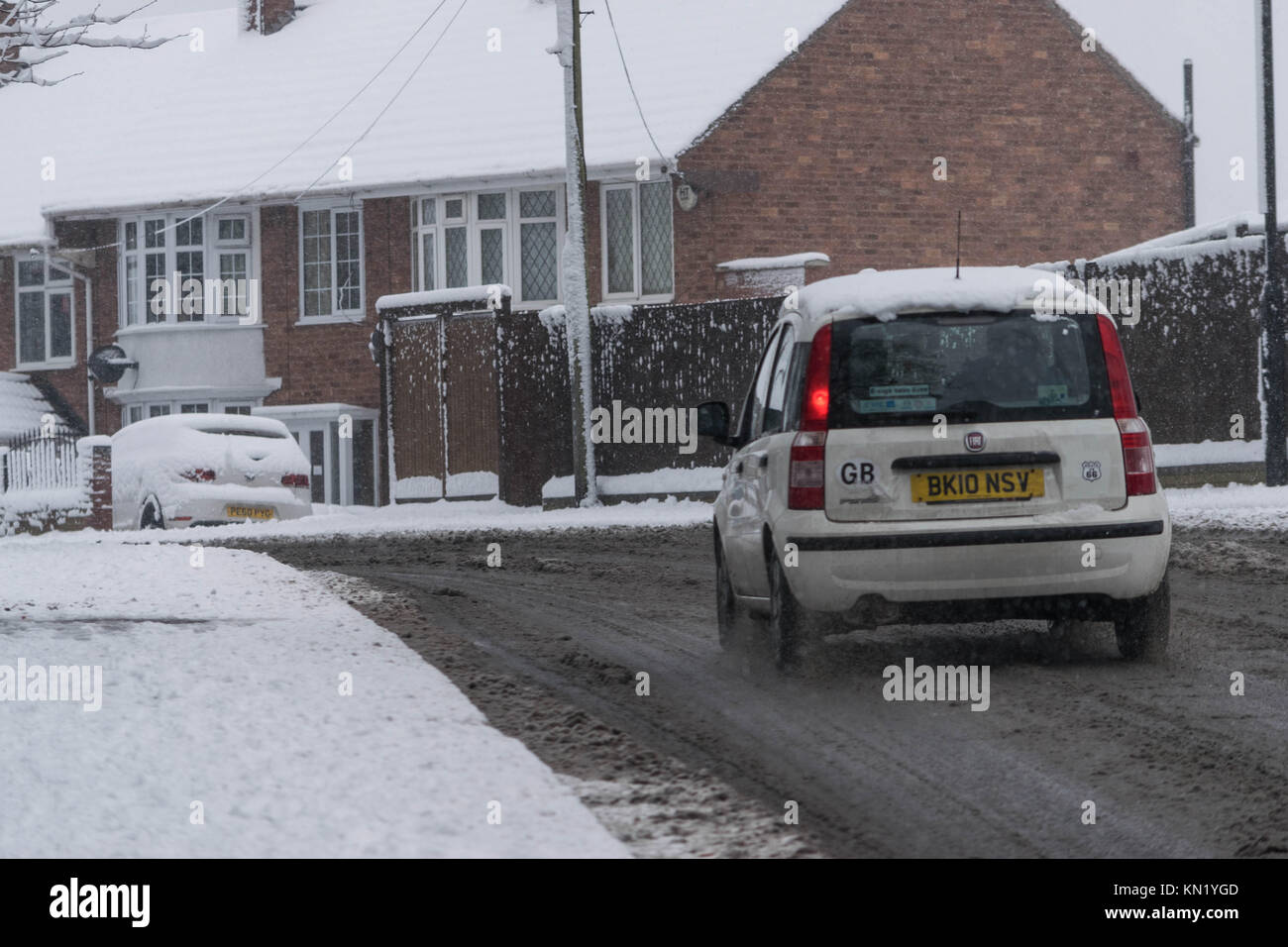 COVENTRY, Regno Unito. Decimo Dec, 2017. Neve pesante per la prima volta in 5 anni di Coventry, West Midlands, Regno Unito. Credito: wael alreweie/Alamy Live News Foto Stock