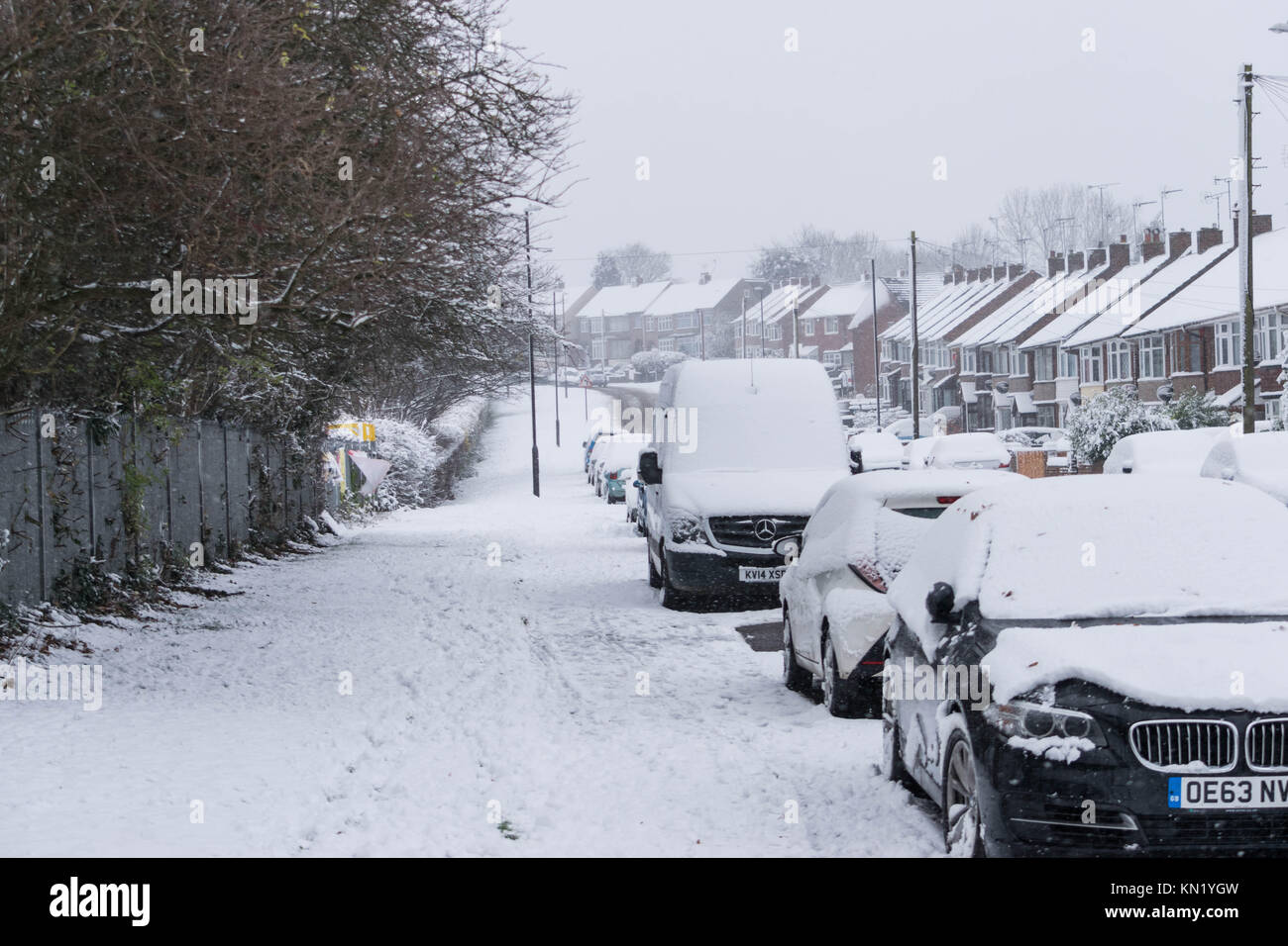 COVENTRY, Regno Unito. Decimo Dec, 2017. Neve pesante per la prima volta in 5 anni di Coventry, West Midlands, Regno Unito. Credito: wael alreweie/Alamy Live News Foto Stock