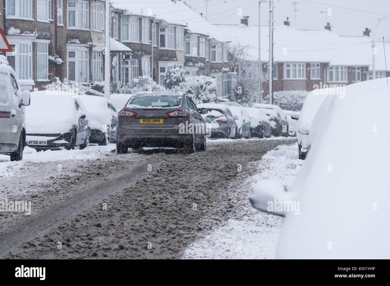 COVENTRY, Regno Unito. Decimo Dec, 2017. Neve pesante per la prima volta in 5 anni di Coventry, West Midlands, Regno Unito. Credito: wael alreweie/Alamy Live News Foto Stock