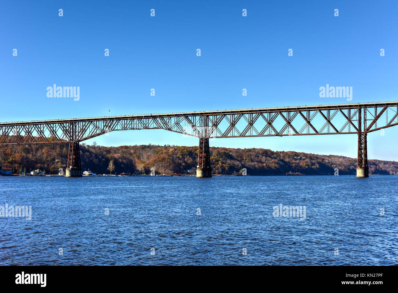 Vista del Poughkeepsie ponte ferroviario, noto anche come passerella su Hudson. Essa è più alte del mondo ponte pedonale Foto Stock