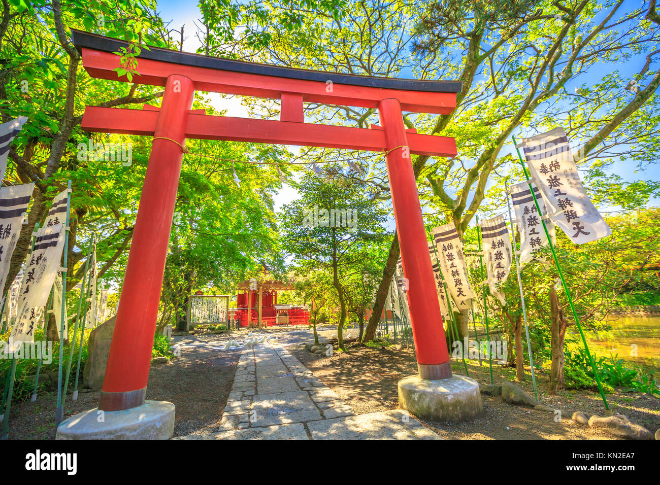 Torii Gate a Benzaiten Santuario Foto Stock