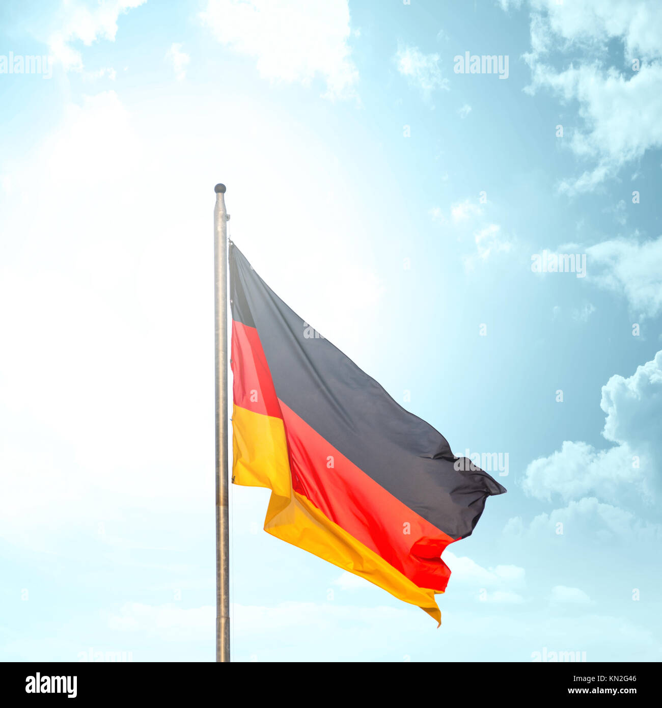 La bandiera nazionale della Germania sui flagstaff Foto Stock