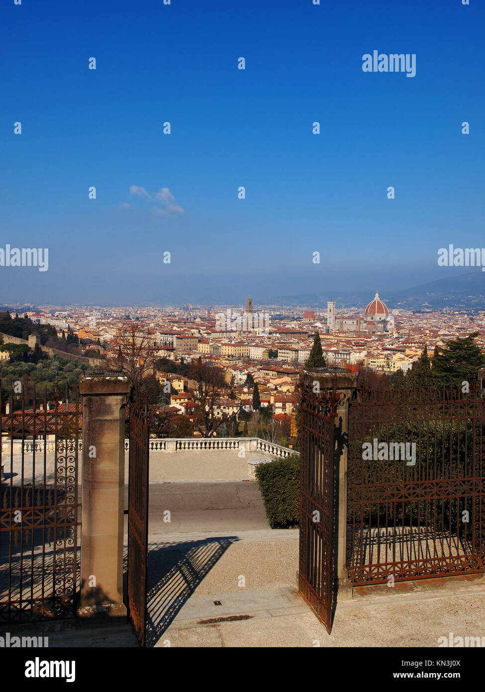 Vista di Firenze da Baslica di San Salvatore al Monte, Toscana, Italia. Foto Stock