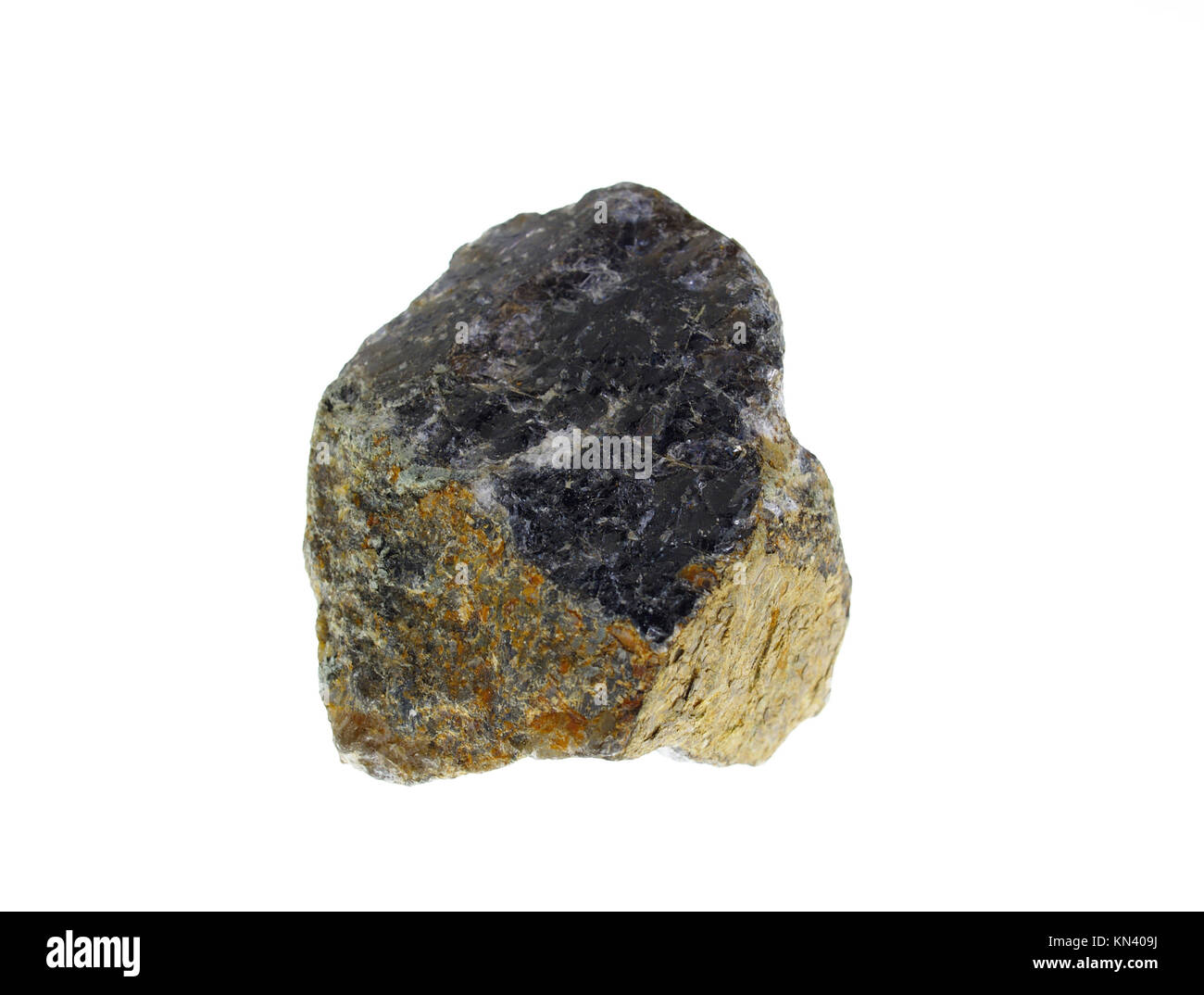 Sfondo minerale. La cordierite pietra dettaglio macro. Geologia gemma.  Posizione orizzontale Foto stock - Alamy