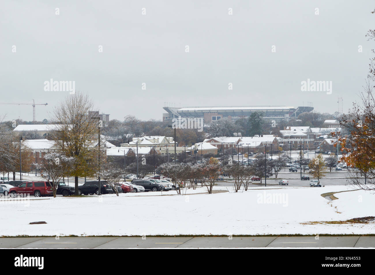 Una vista di Bryant Denny sulla coperta di neve campus della University of Alabama dopo un dicembre tempesta di neve Foto Stock