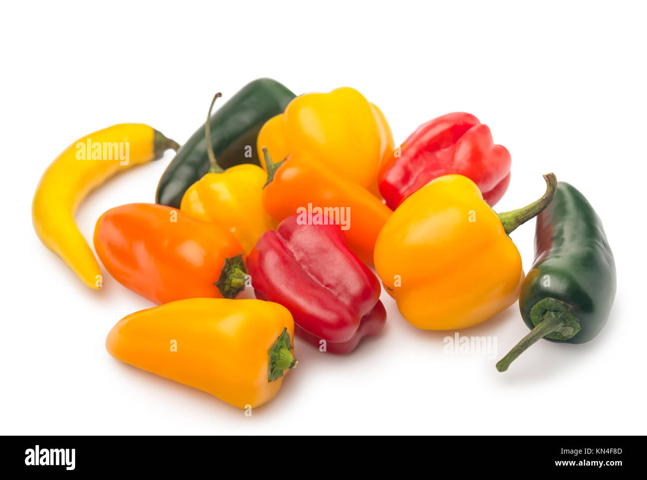 Peperoncino habanero baby mix, isolati su sfondo bianco Foto Stock