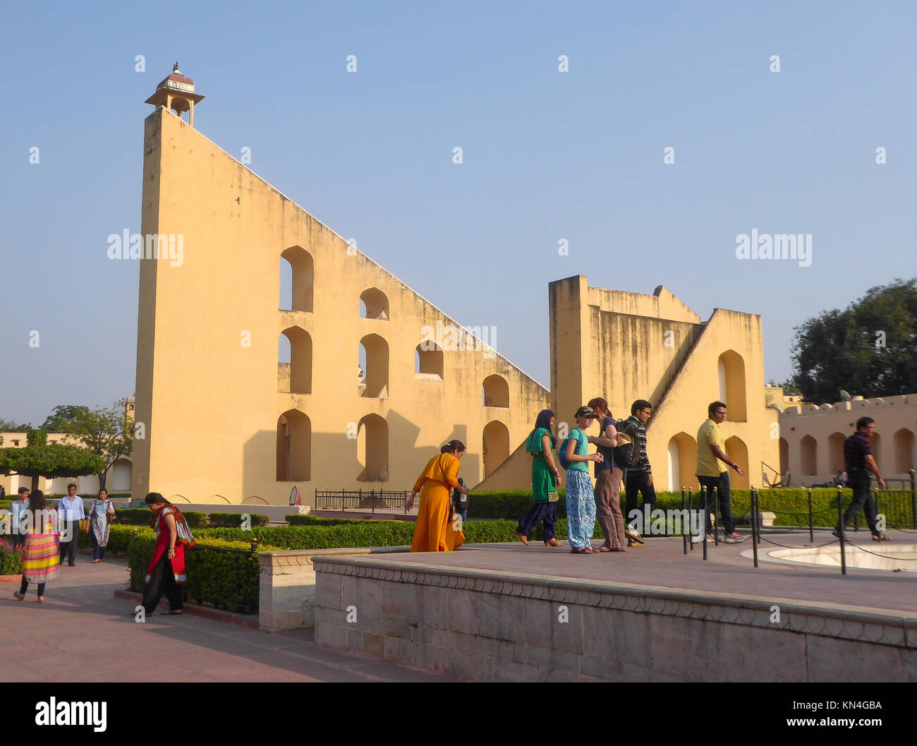 JAIPUR, INDIA Ottobre 19, 2017 - Il Jantar Mantar, complesso di architetture con la funzione di strumenti astronomici a Jaipur, India, Asia Foto Stock